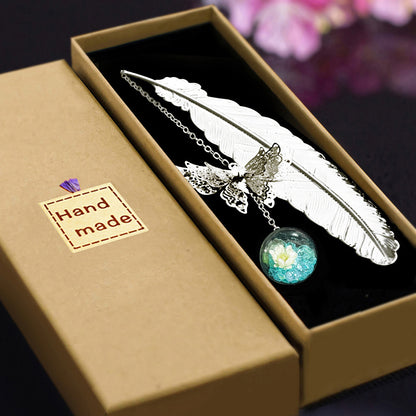 Chinese Style Metal Feather Bookmark with Preserved Flowers