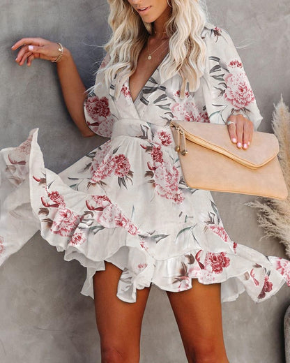 V-neck Printed Slimming Dress with Big Hem